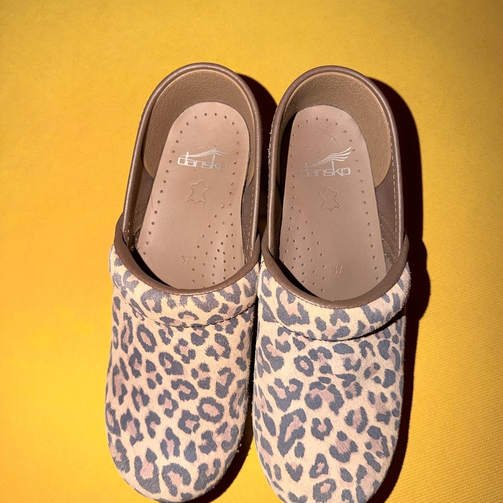 Dansko Leopard Print Women's Mules - Picture 2 of 3